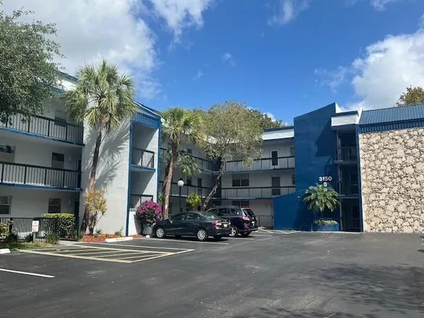 $99,900 | 3150 Holiday Springs Boulevard, Unit 8101, Margate, FL 33063