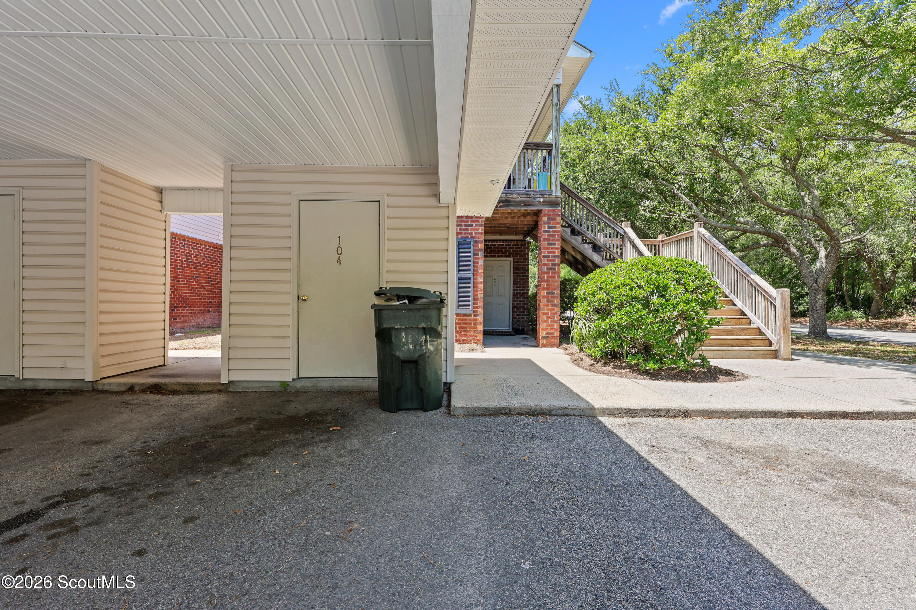 104 Red Bud Court Brunswick, GA 31520 - Photo 3 of 7 9W1A3915