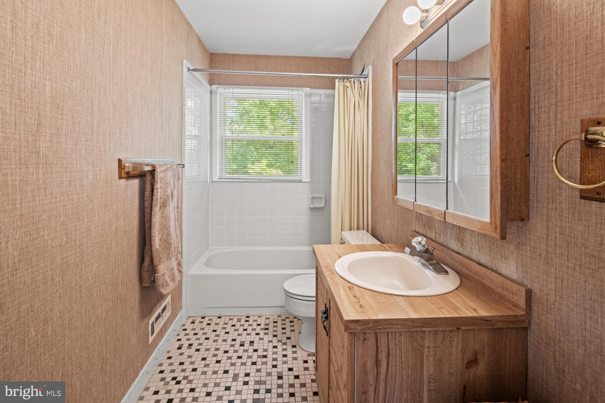 13 Colburn Road East Brunswick, NJ 08816 - Photo 20 of 34