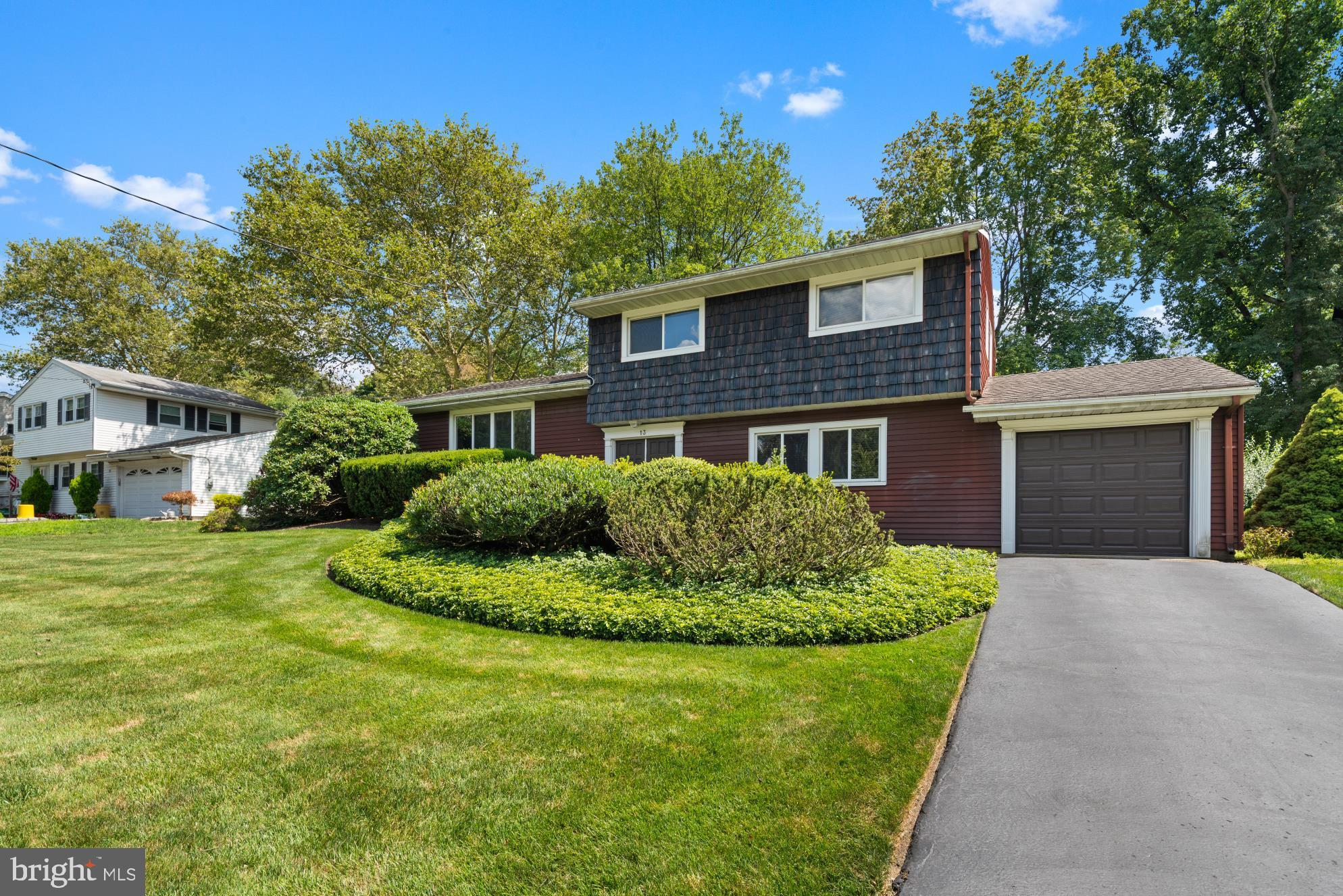 13 Colburn Road East Brunswick, NJ 08816 - Photo 2 of 34