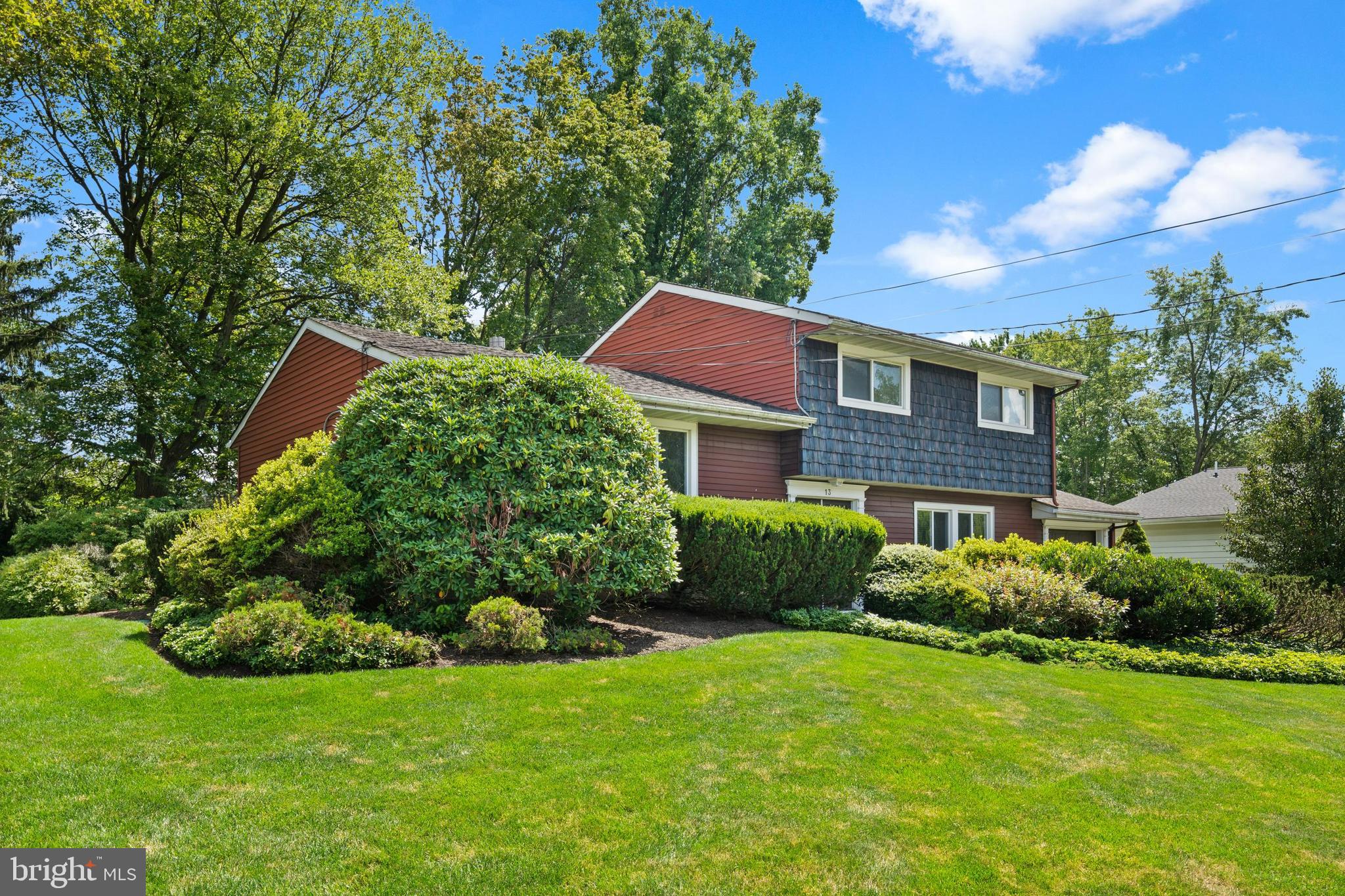 13 Colburn Road East Brunswick, NJ 08816 - Photo 3 of 34