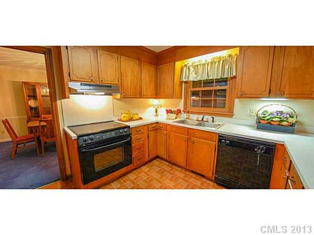 2430 Twilight Road Charlotte, NC 28210 - Photo 7 of 15 Gallery Image 7