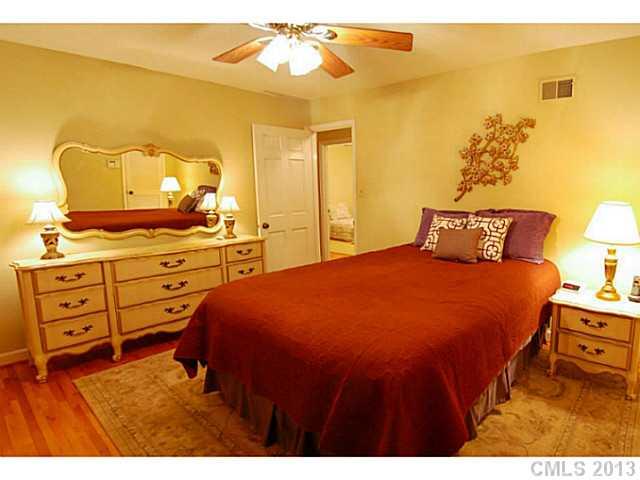 2430 Twilight Road Charlotte, NC 28210 - Photo 10 of 15 Gallery Image 10