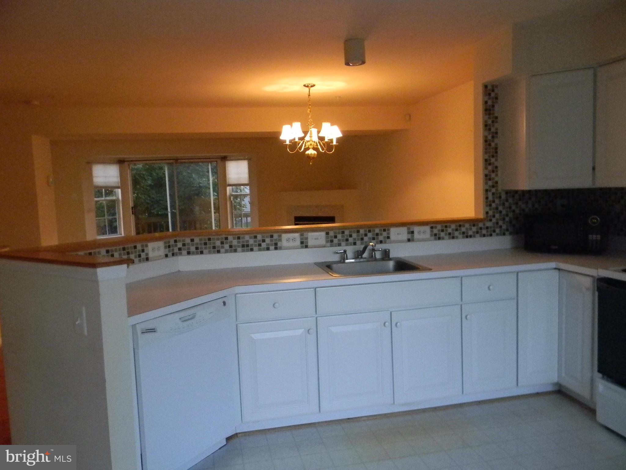 6137 Silver Arrows Way Columbia, MD 21045 - Photo 11 of 23 Kitchen