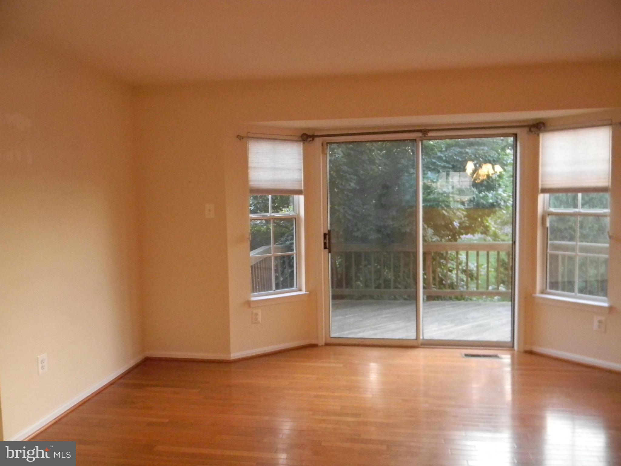 6137 Silver Arrows Way Columbia, MD 21045 - Photo 6 of 23 Living Room