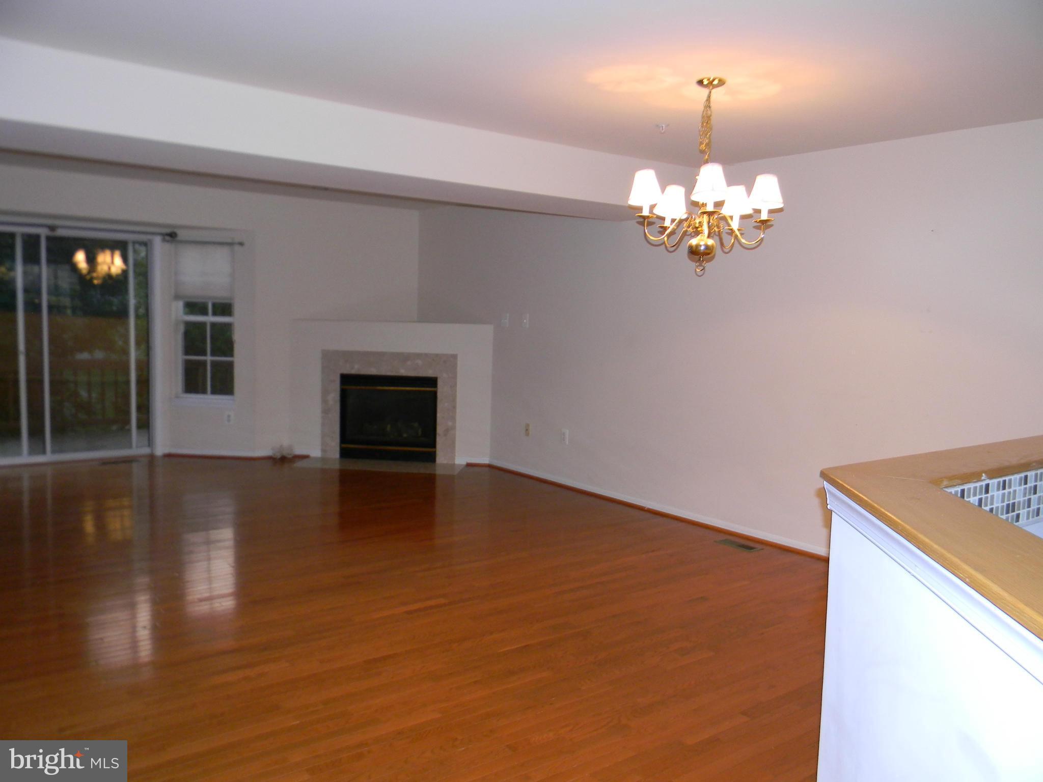 6137 Silver Arrows Way Columbia, MD 21045 - Photo 9 of 23 Living Room