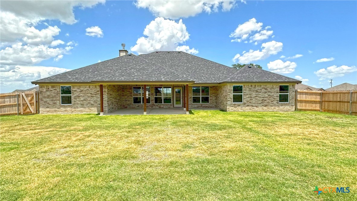 115 Overlook Trail Copperas Cove, TX 76522 - Photo 30 of 34 a front view of a house with a garden