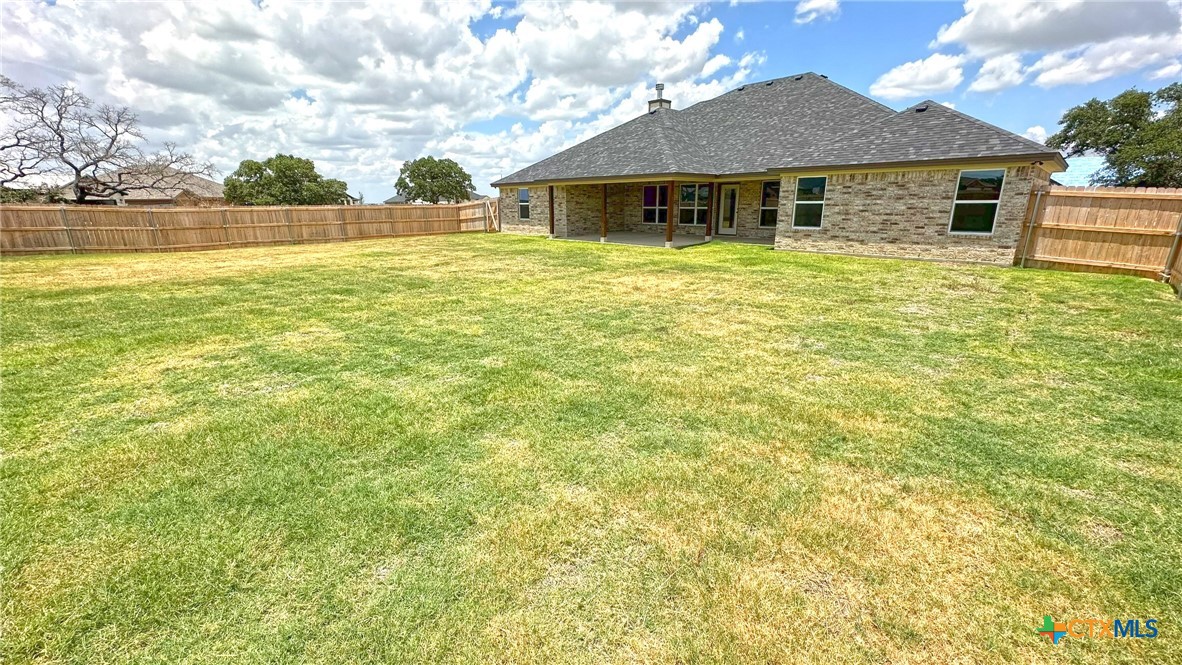115 Overlook Trail Copperas Cove, TX 76522 - Photo 31 of 34 a front view of a house with yard