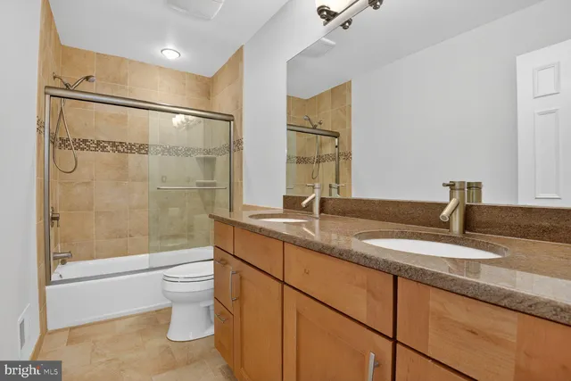 $1,049,900 | 3314 Tuckaway Court, Herndon, VA 20171