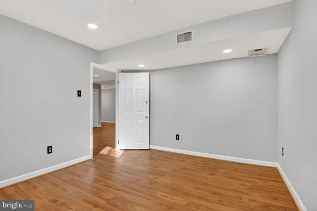 $1,049,900 | 3314 Tuckaway Court, Herndon, VA 20171