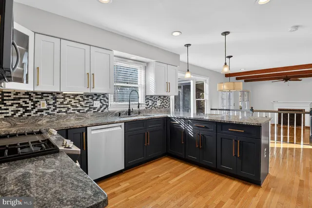 $1,049,900 | 3314 Tuckaway Court, Herndon, VA 20171