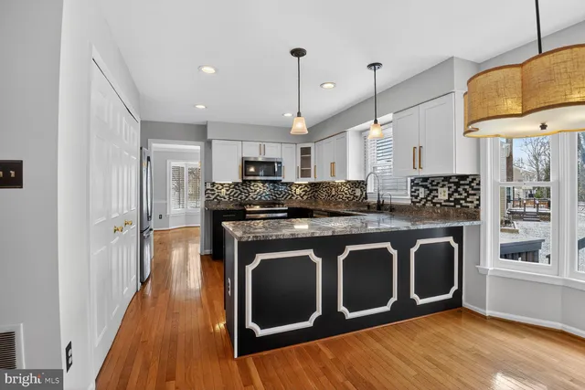 $1,049,900 | 3314 Tuckaway Court, Herndon, VA 20171