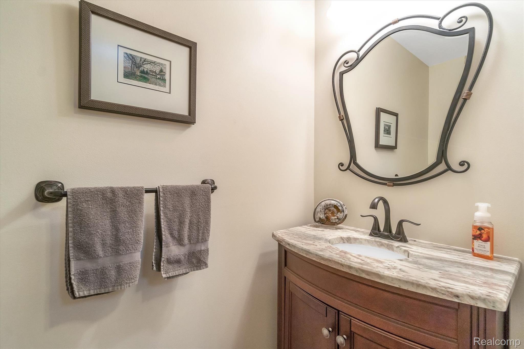 203 South Alice Avenue Rochester, MI 48307 - Photo 20 of 35 20-203-S-Alice-Ave-WindowStill-Real-Estate-Photography-21.jpg