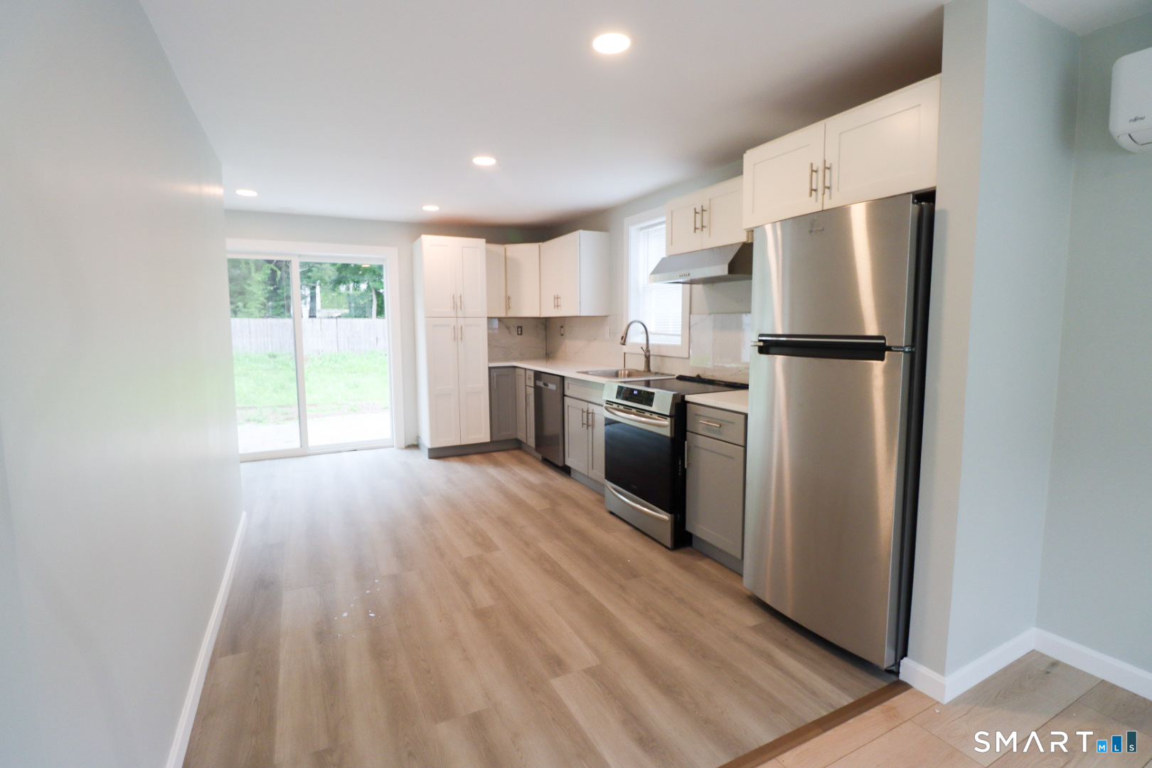 58 Norwich Road Waterford, CT 06375 - Photo 2 of 15