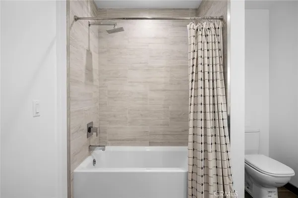 $4,000 | 125 Hurlbut Street, Unit 108, Pasadena, CA 91105