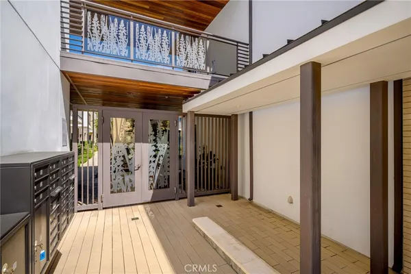 $4,000 | 125 Hurlbut Street, Unit 108, Pasadena, CA 91105