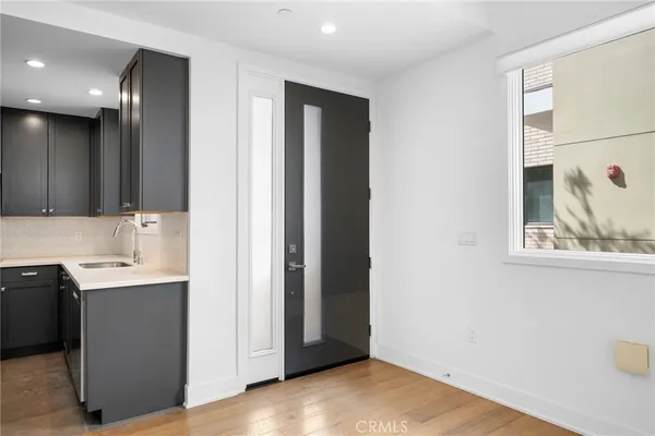$4,000 | 125 Hurlbut Street, Unit 108, Pasadena, CA 91105