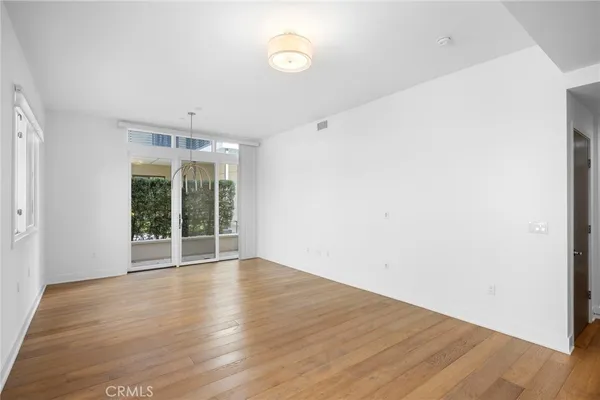 $4,000 | 125 Hurlbut Street, Unit 108, Pasadena, CA 91105