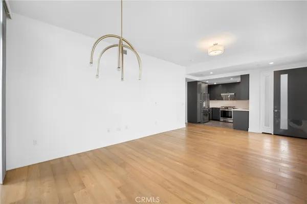 $4,000 | 125 Hurlbut Street, Unit 108, Pasadena, CA 91105