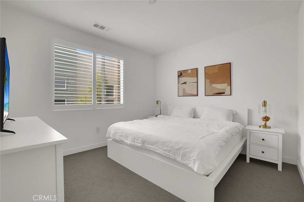 318 Bridgewater Way, Unit 7 Gardena, CA 90247 - Photo 15 of 21 Primary Bedroom