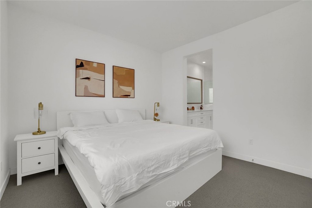 318 Bridgewater Way, Unit 7 Gardena, CA 90247 - Photo 16 of 21 Primary Bedroom