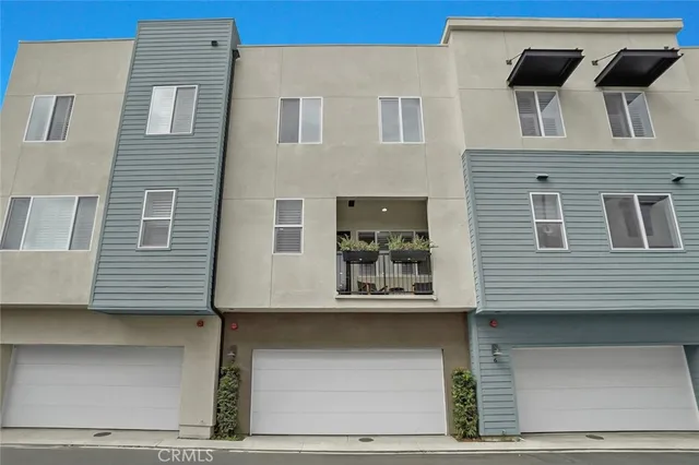 $823,000 | 318 Bridgewater Way, Unit 7, Gardena, CA 90247