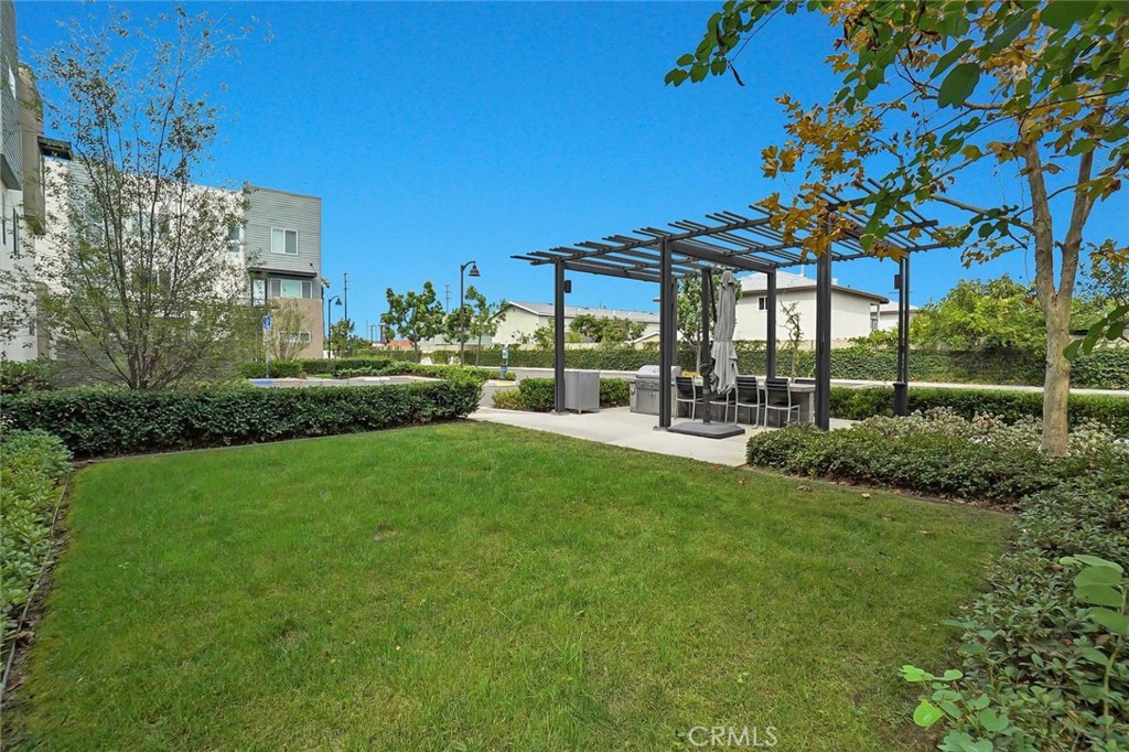 318 Bridgewater Way, Unit 7 Gardena, CA 90247 - Photo 4 of 21