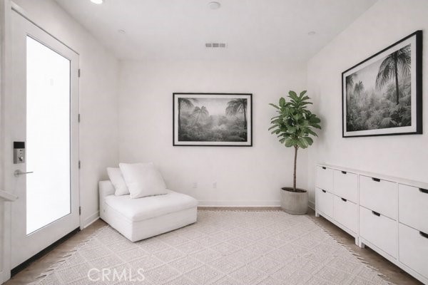 318 Bridgewater Way, Unit 7 Gardena, CA 90247 - Photo 5 of 21 Foyer