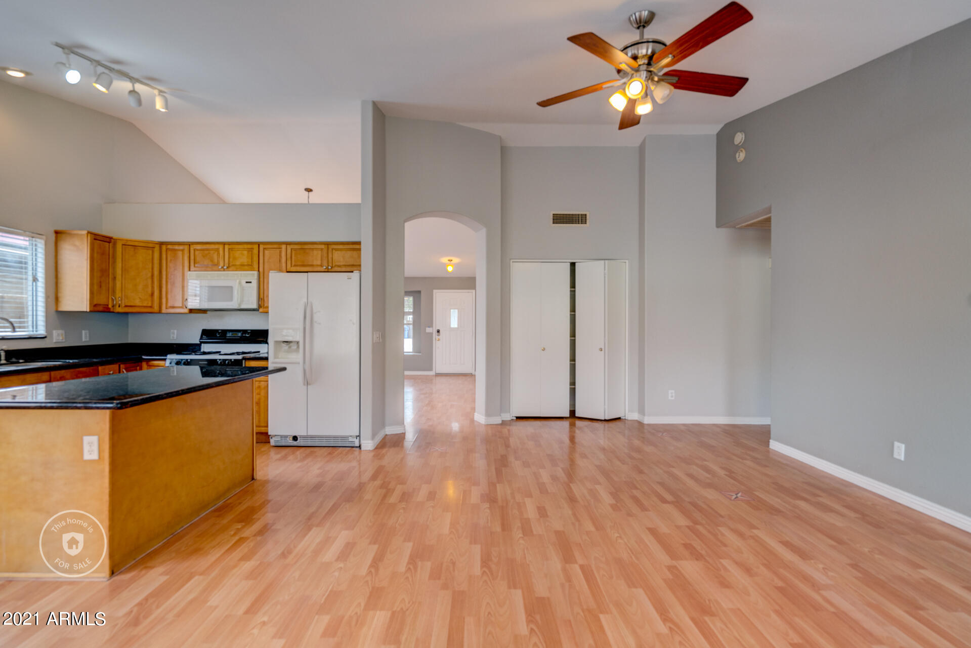 4532 East St John Road Phoenix, AZ 85032 - Photo 14 of 27 listing_11