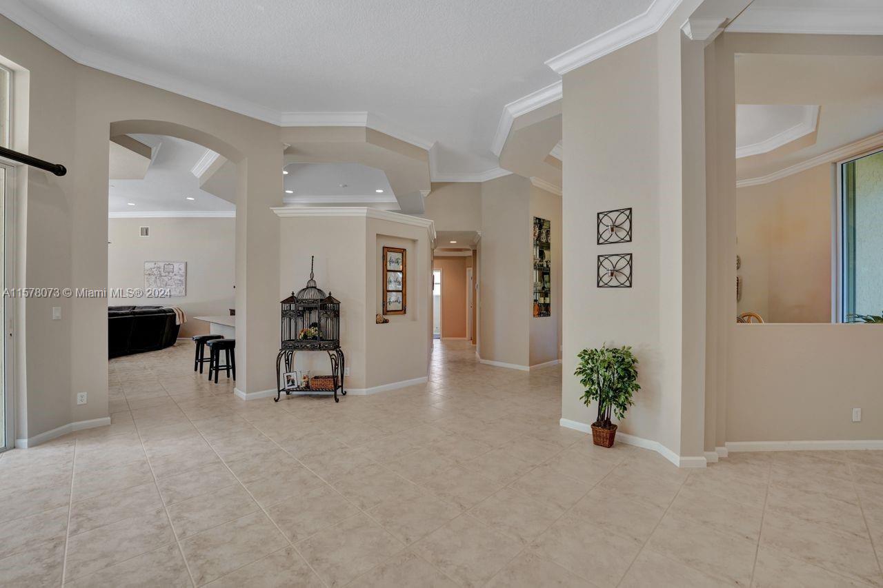 355 Mallard Road Weston, FL 33327 - Photo 19 of 86 Gallery Image 19