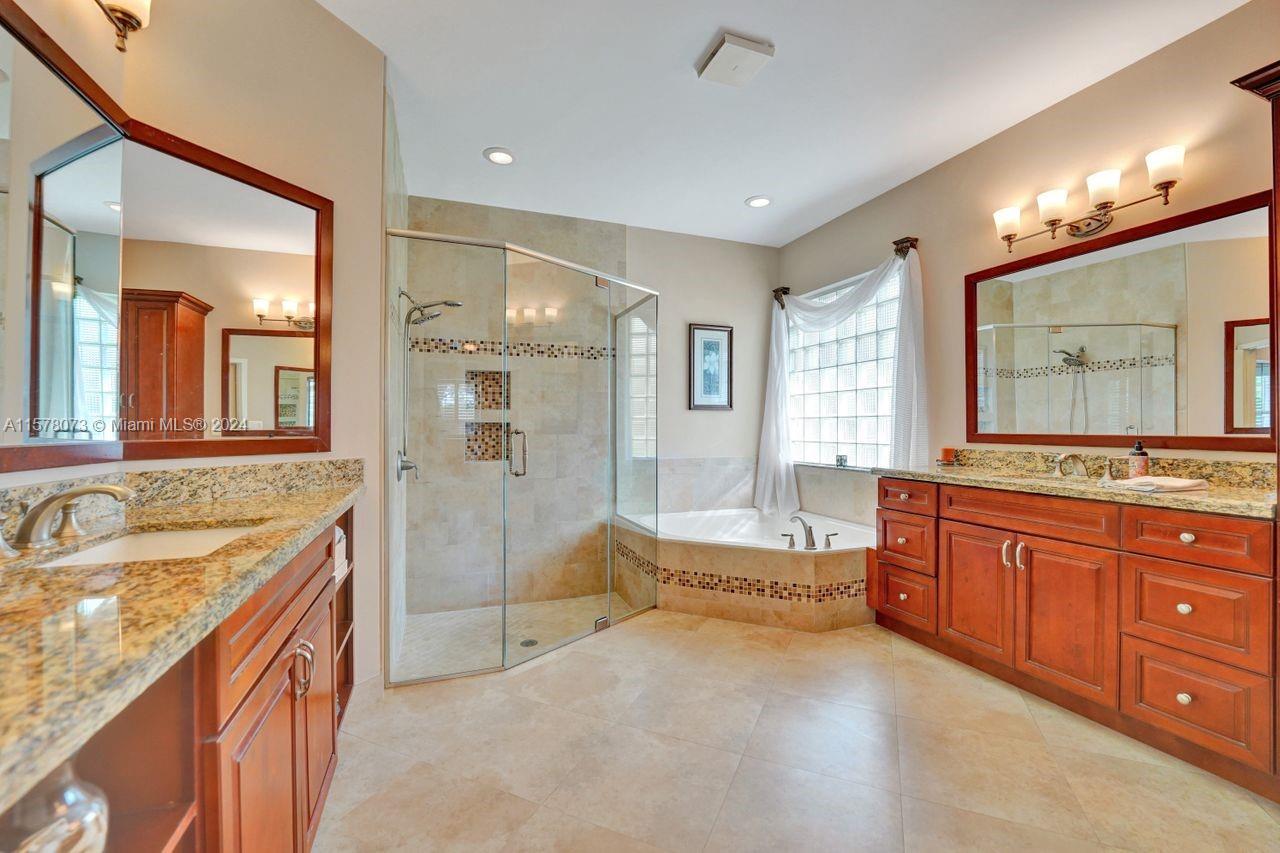 355 Mallard Road Weston, FL 33327 - Photo 25 of 86 Gallery Image 25