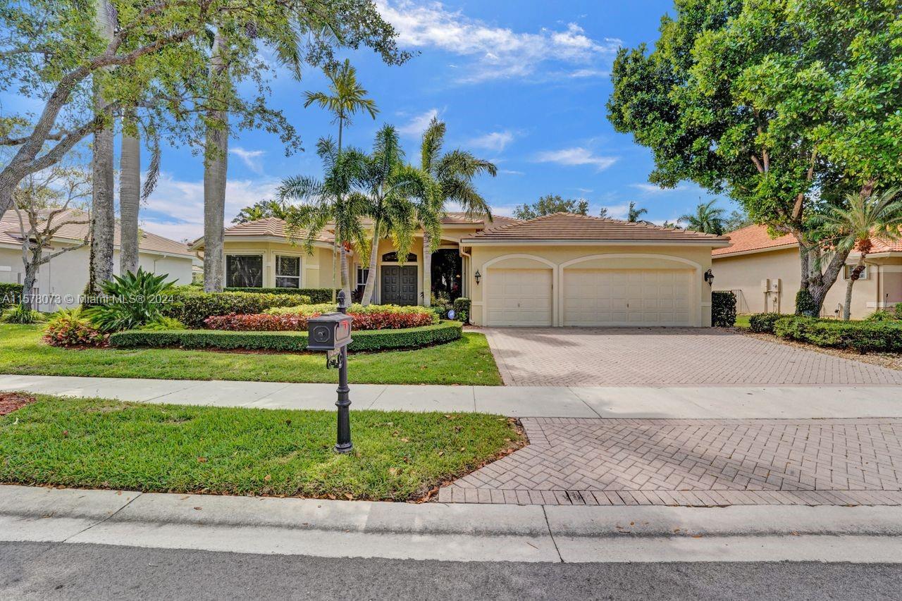 355 Mallard Road Weston, FL 33327 - Photo 3 of 86 Gallery Image 3