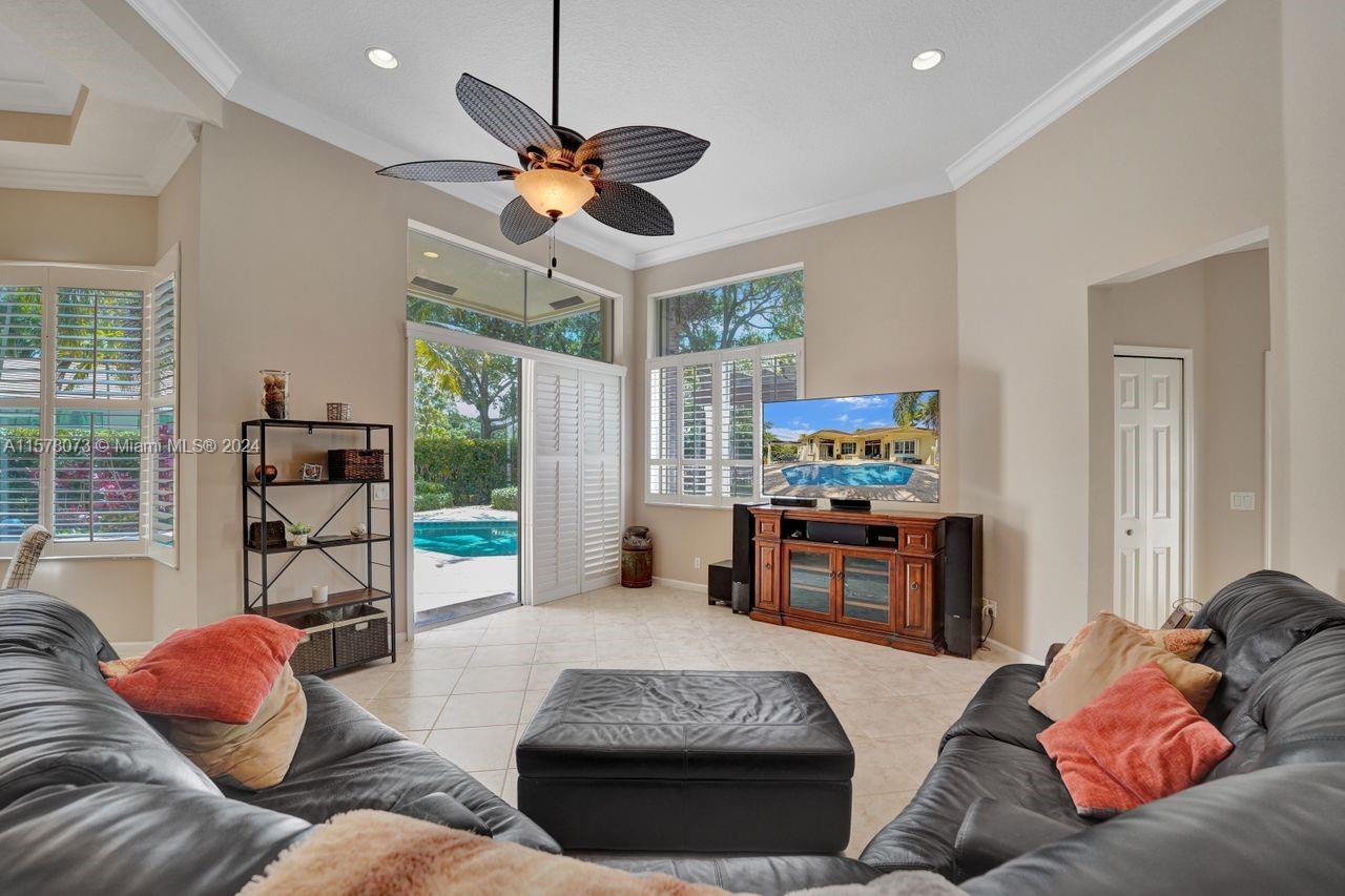 355 Mallard Road Weston, FL 33327 - Photo 44 of 86 Gallery Image 44