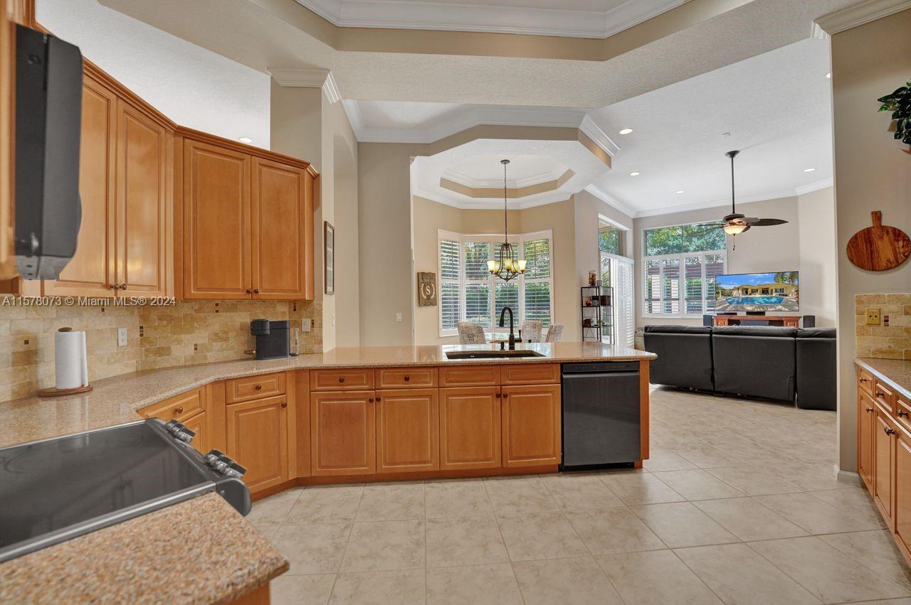 355 Mallard Road Weston, FL 33327 - Photo 45 of 86 Gallery Image 45