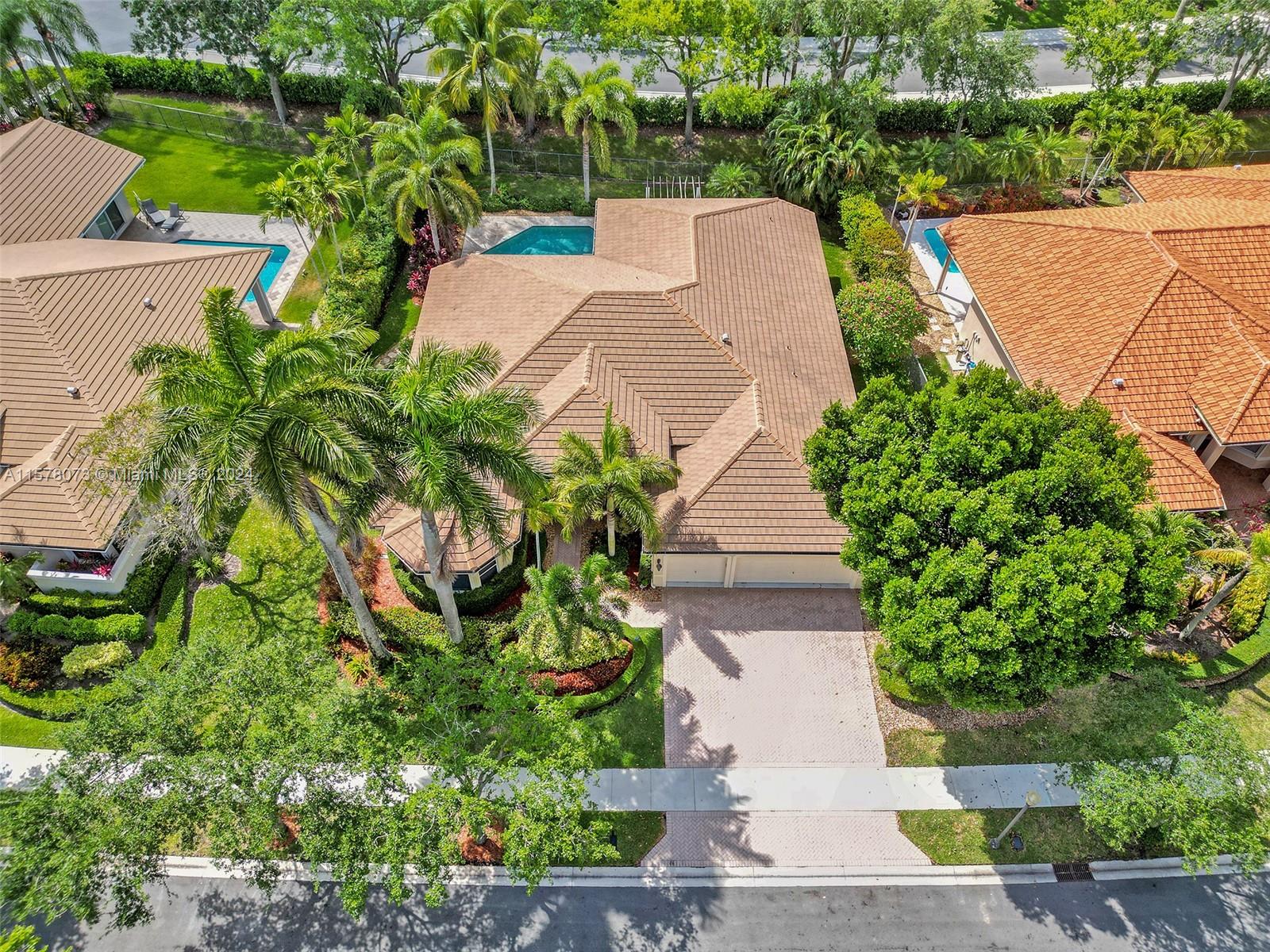 355 Mallard Road Weston, FL 33327 - Photo 5 of 86 Gallery Image 5