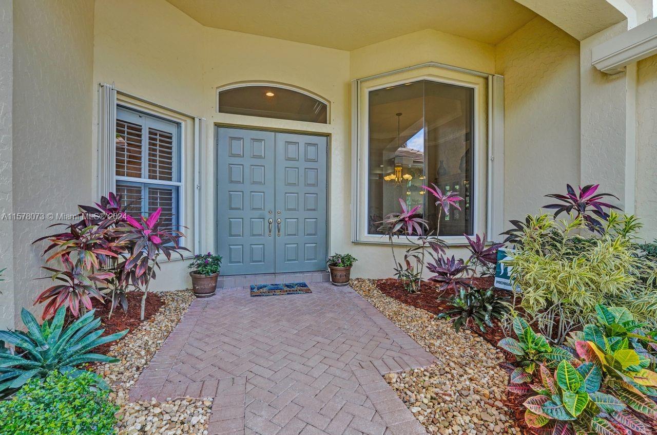355 Mallard Road Weston, FL 33327 - Photo 8 of 86 Gallery Image 8