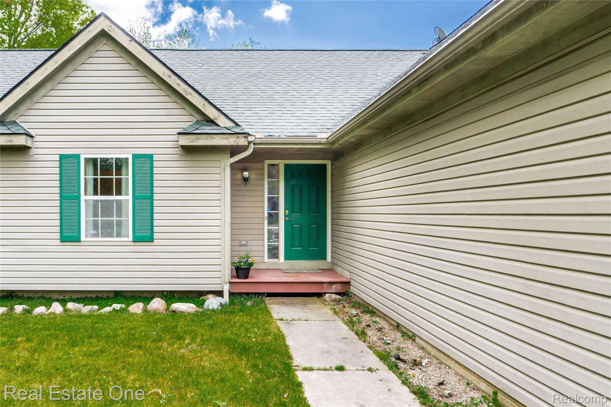 15203 Hawley Road Holly, MI 48442 - Photo 4 of 43 002_8.jpg