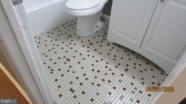 a view of a window in an empty room