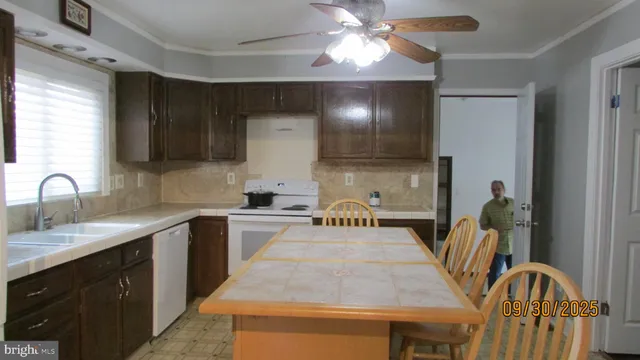 $525,000 | 4416 Van Buren Street, University Park, MD 20782