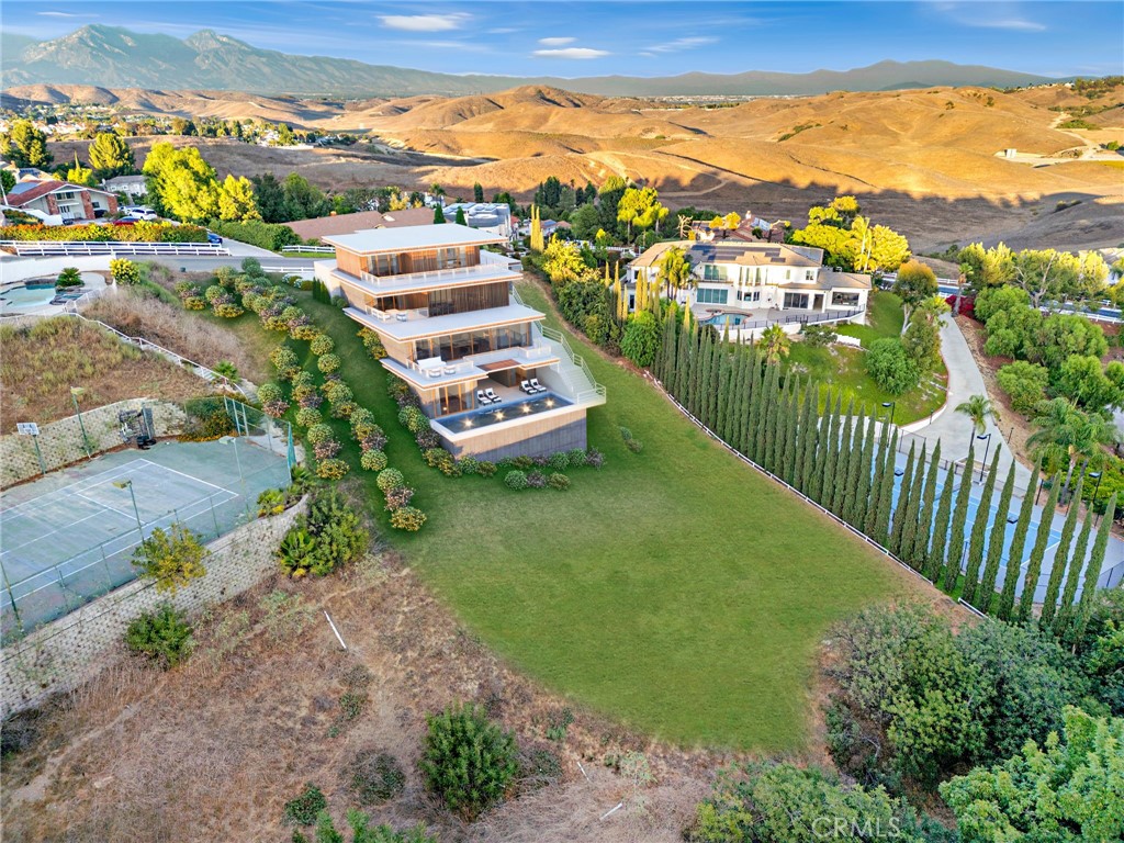 2182 Indian Creek Road Diamond Bar, CA 91765 - Photo 4 of 17 a view of a city with an ocean view