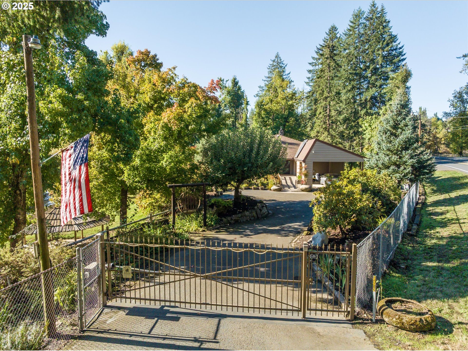 35012 McKenzie View Drive Springfield, OR 97478 - Photo 43 of 47 a view of a balcony and yard