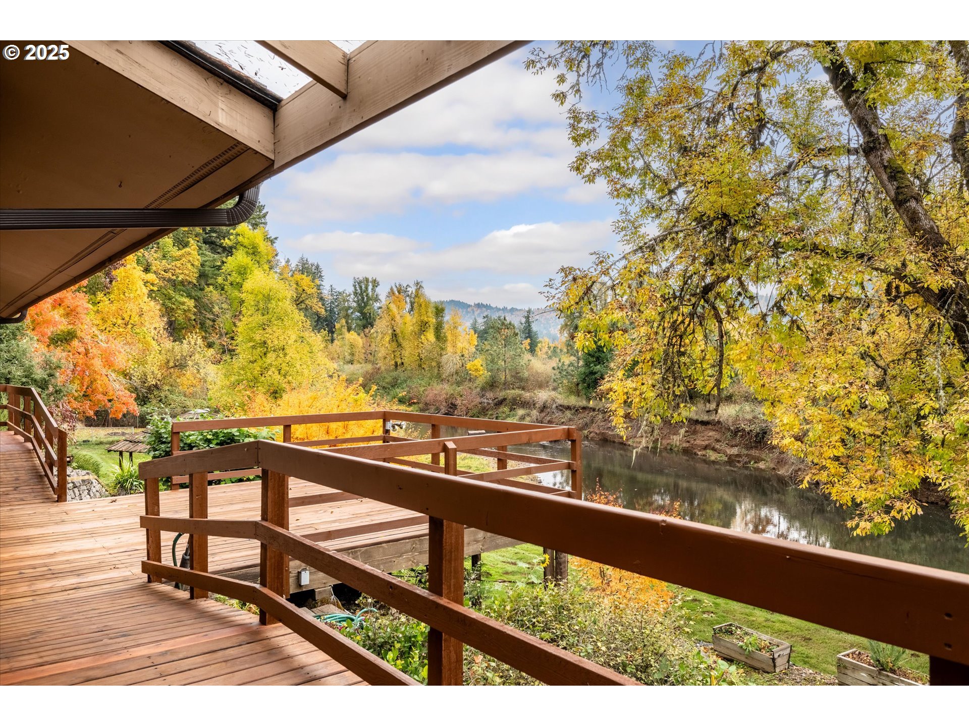 35012 McKenzie View Drive Springfield, OR 97478 - Photo 47 of 47 a city view from a balcony