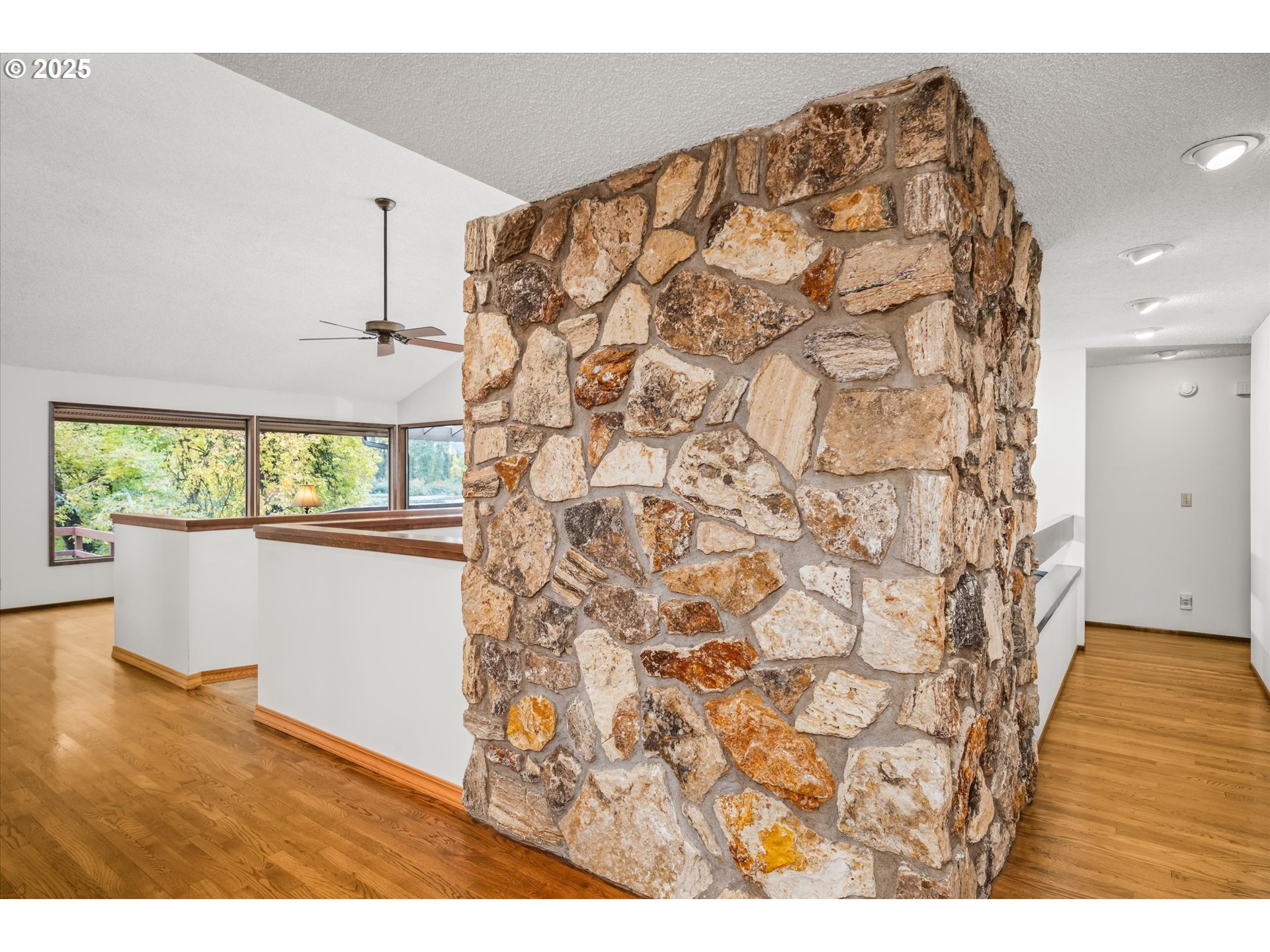 35012 McKenzie View Drive Springfield, OR 97478 - Photo 6 of 47 a view of utility room