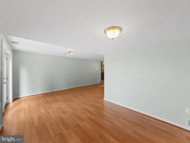 a view of park with entertaining space