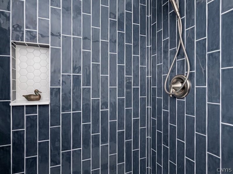 1391 Middle Road Oneida, NY 13421 - Photo 37 of 50 Ensuite Shower