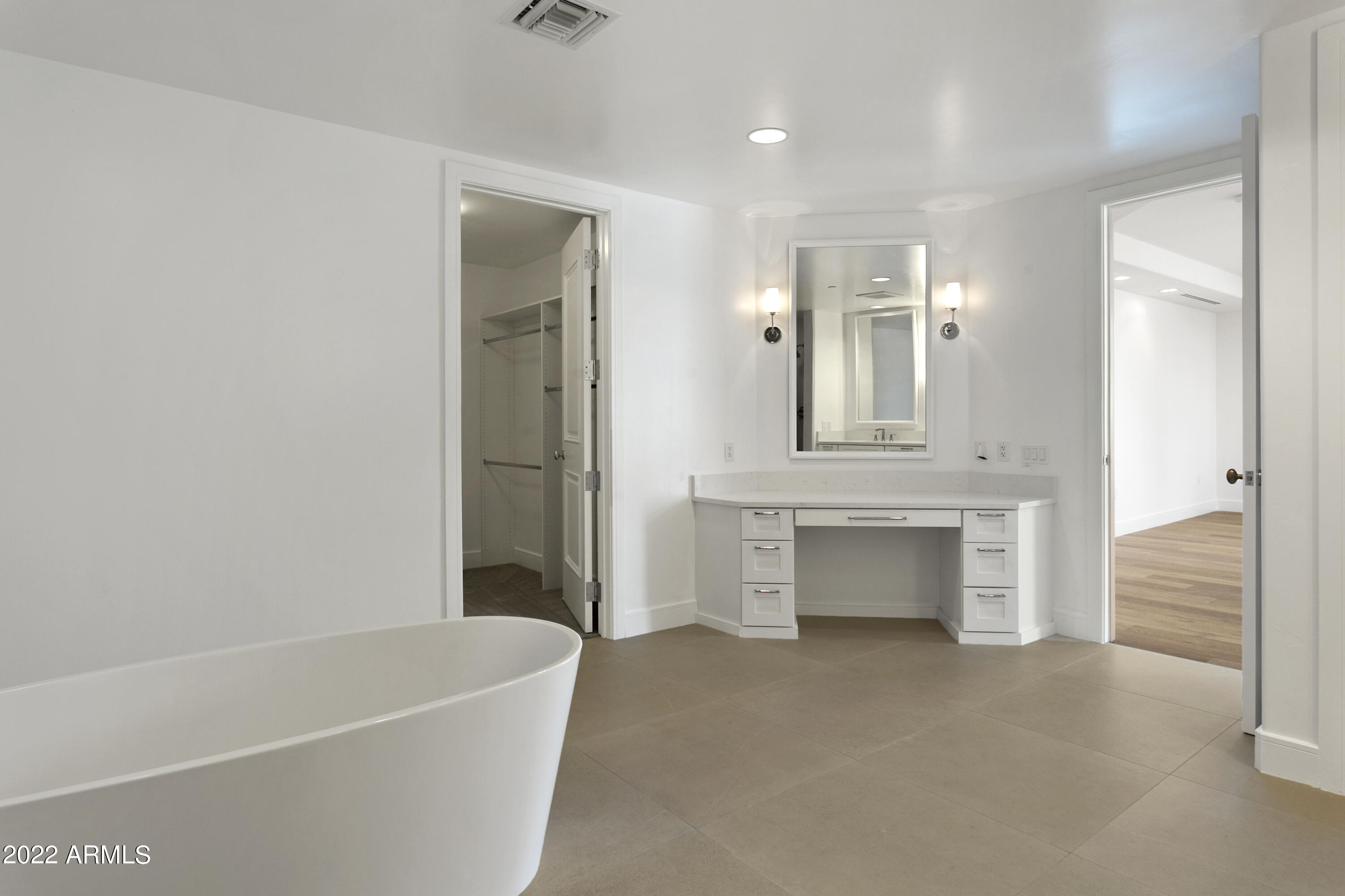 2211 East Camelback Road, Unit 602 Phoenix, AZ 85016 - Photo 16 of 36 Master Bath