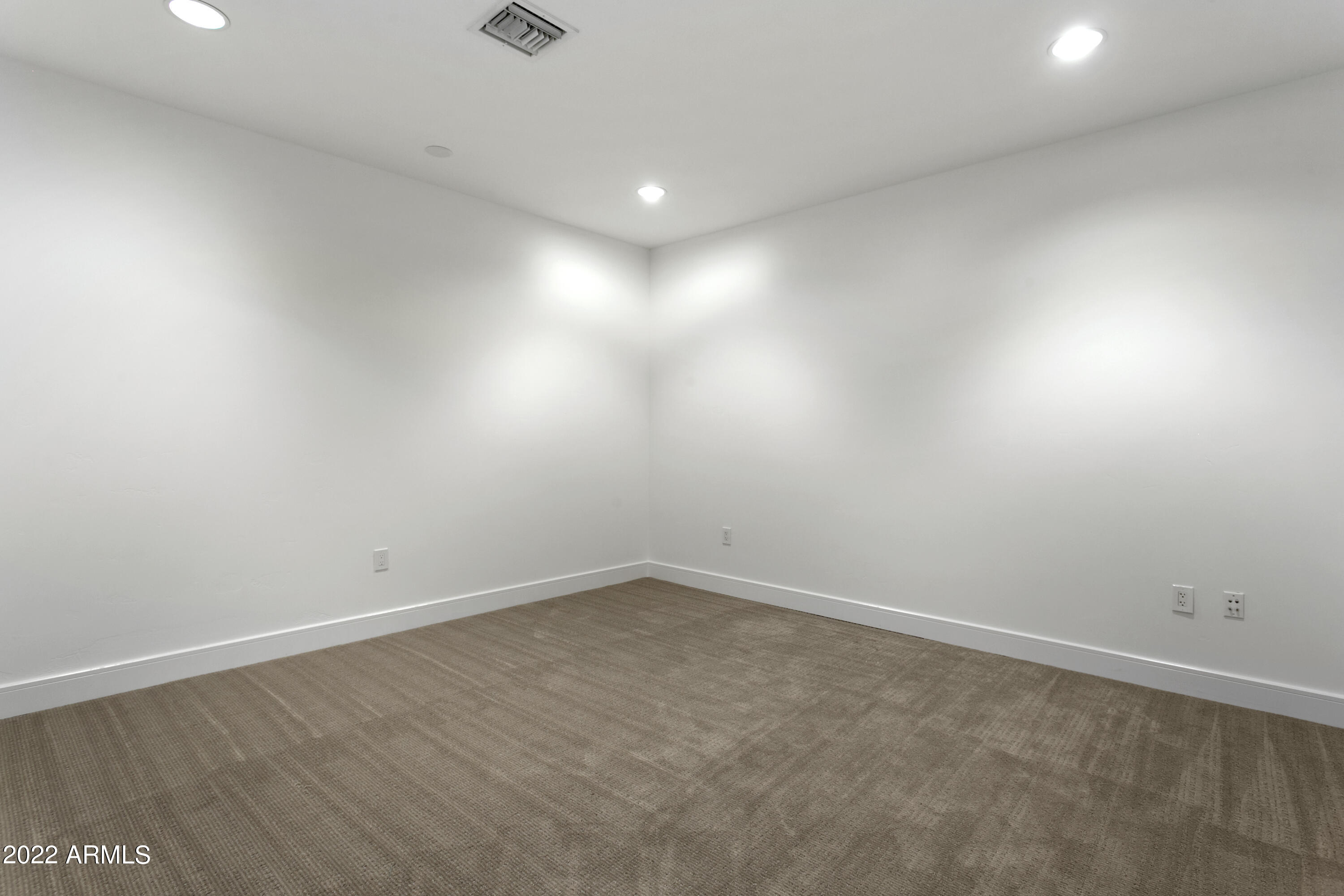 2211 East Camelback Road, Unit 602 Phoenix, AZ 85016 - Photo 23 of 36 Study / Media Room