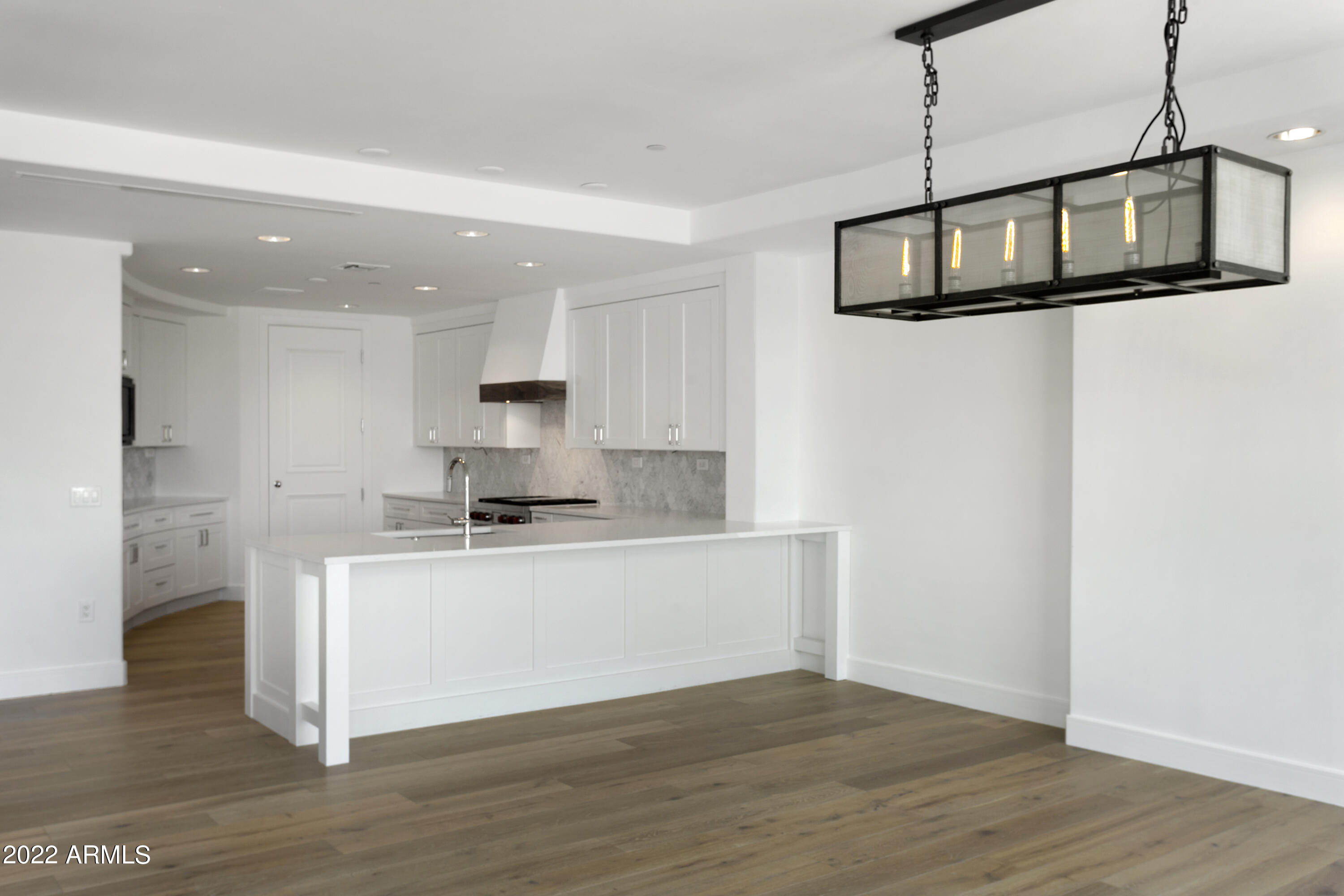 2211 East Camelback Road, Unit 602 Phoenix, AZ 85016 - Photo 8 of 36 Dining & Kitchen