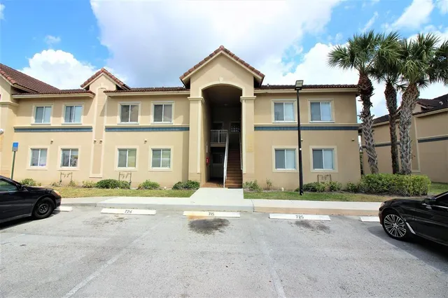 $2,000 | 1157 Golden Lakes Boulevard, Unit 622, West Palm Beach, FL 33411