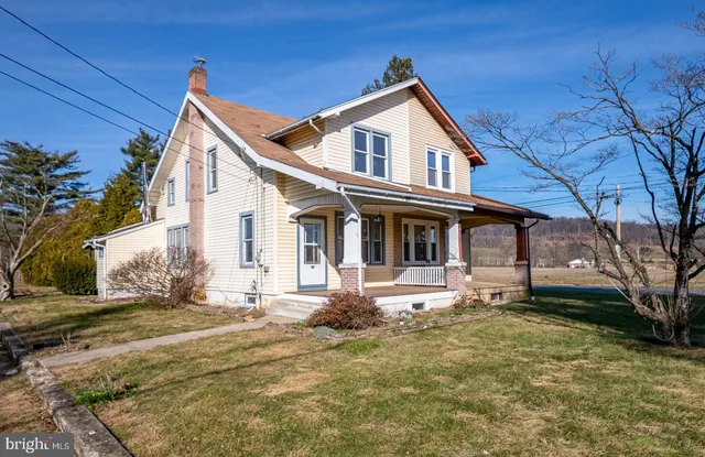 $284,900 | 202 Water Street, Oley, PA 19547